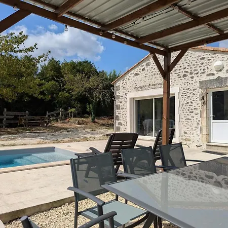 Maison Familiale Avec Piscine Privee Et Jardin Pour 11 Pers - Fr-1-653-265 * Magnac-Lavalette-Villars
